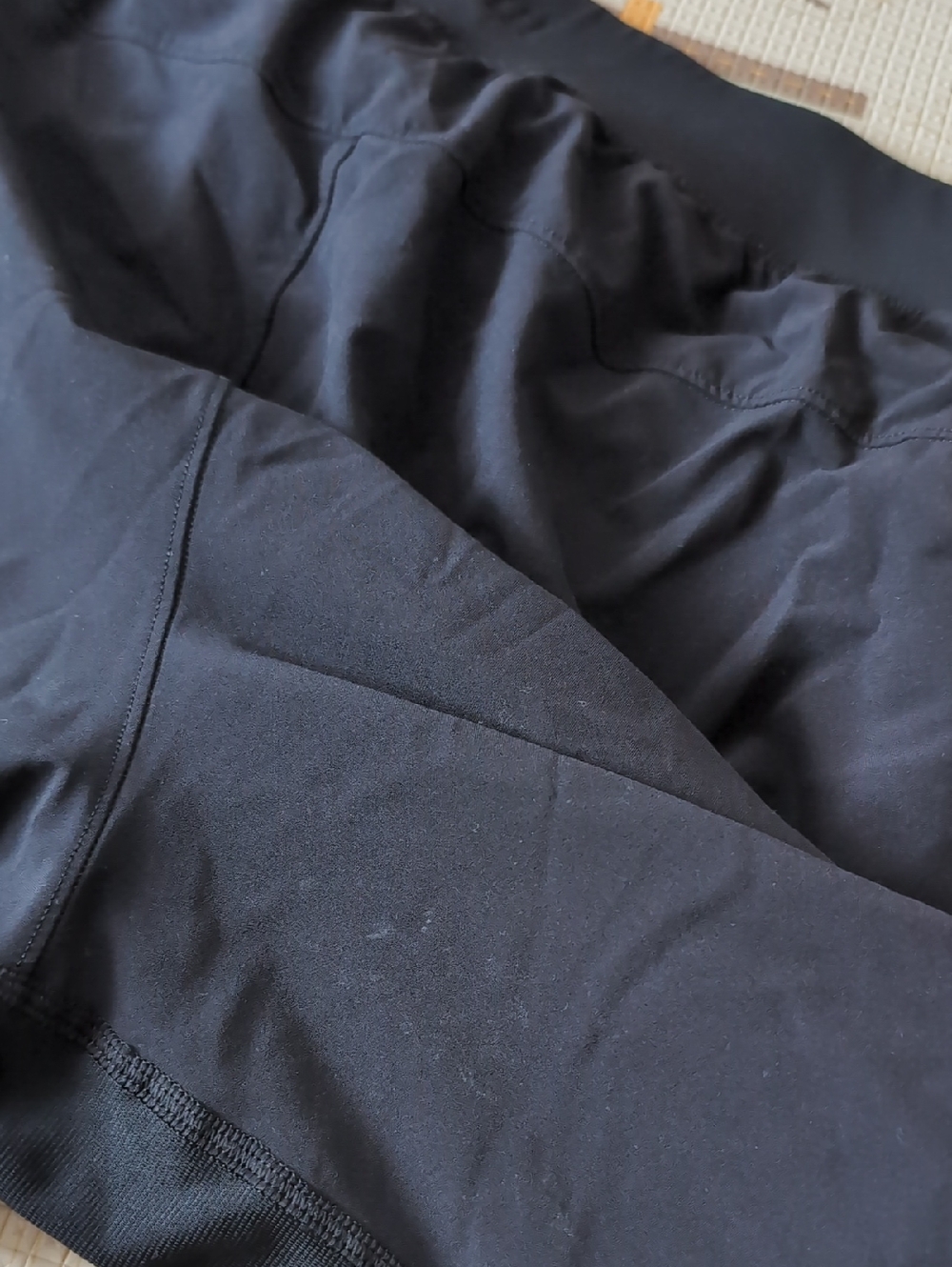 Men's Lululemon Shorts, Black, Size L - Picture 6 of 6